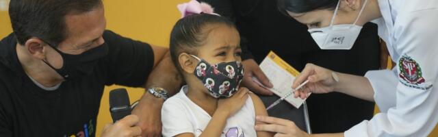 U Brazilu počela vakcinacija dece od pet godina, odluka razbesnela Bolsonara