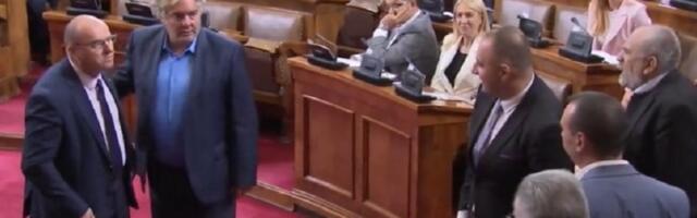 NAPETO Zamalo izbila tuča u Skupštini! (VIDEO)