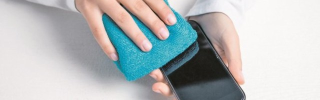 TELEFON VAM JE UPAO U VODU? Rešite problem uz pomoć OVOG jednostavnog TRIKA!