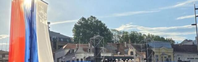 Arhiv javnih skupova: Na Vučićevom mitingu u Nišu oko 21.000 ljudi