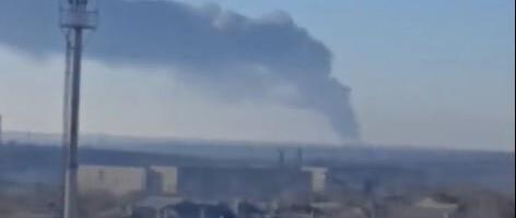 POGOĐENA RUSKA RAFINERIJA: Odjekuju eksplozije u Rostovskoj oblasti, buknuli požari (VIDEO)