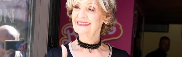 HOSPITALIZOVANA JE ZBOG HERPESA, prima čak TRI PENZIJE, ali ipak nastupa za Novu godinu! Lepa Lukić: "Ponovo se vratio!"