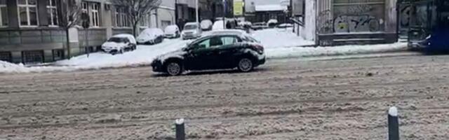 Ovih 5 grešaka ugrožavaju bezbednost u vožnji: Svaki vozač mora da ispoštuje određene korake zimi!