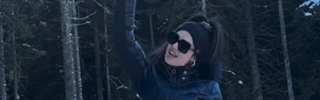 Tanja Savić broji godine unazad! Oglasila se sa planine: Grmi u kombinezonu, struk i obline u prvom planu