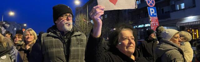 Zborovi Novog Sada pozvali na protest na Pozorišnom trgu zbog jučerašnjih incidenata