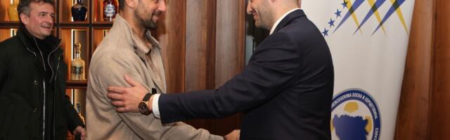 ŠOKATNO! Brutalan napad na Srbe u Rep. Srpskoj i Novaka Đokovića sa južne srpske pokrajine KiM!