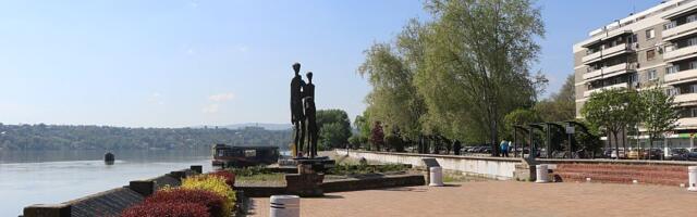 Lep ponedeljak pred Novosađanima