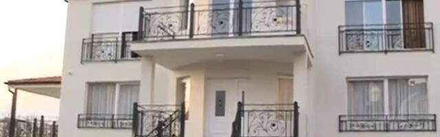 740 KVADRATA I 6 SOBA U VILI OD MILION EVRA! Isplivala šok fotografija pevača iz ovog dela kuće: Niko ne može da veruje šta radi iza zatvorenih vrata (FOTO)