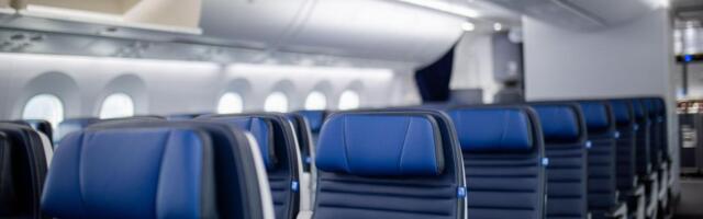 Zašto su sedišta u avionu plave boje? Stručnjaci otkrivaju zašto je ovaj trend opstao godinama