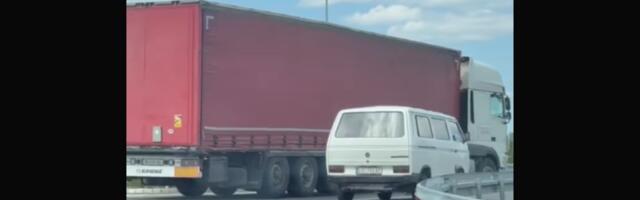 Šta se to dešava na putevima Srbije?! Zabeležena još jedna šok scena tokom vožnje: Jako je opasno