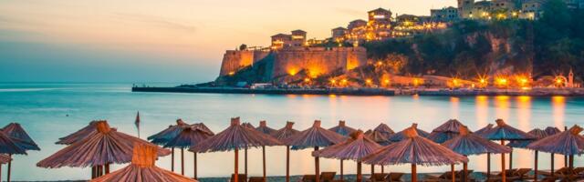 Paprene kazne ovog leta u Crnoj Gori: Evo koliko ćete platiti ako vas van plaže zateknu u kupaćem!