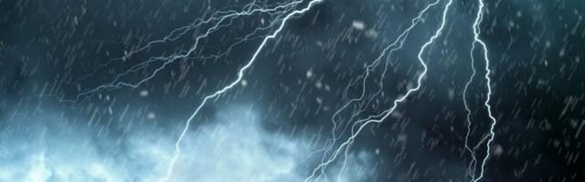 APOKALIPSA U ZEMLJI! Čak 26.000 GROMOVA tokom tropske noći udarilo u ovom delu Evrope - Meteorolozi izdali CRVENO UPOZORENJE!
