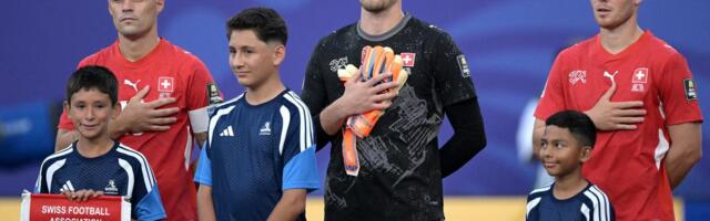 Nova sramna provokacija novinara koji je izbačen sa EURO! Džaka, pa zastava tzv. Kosova, a sve to zbog Srbije /VIDEO/