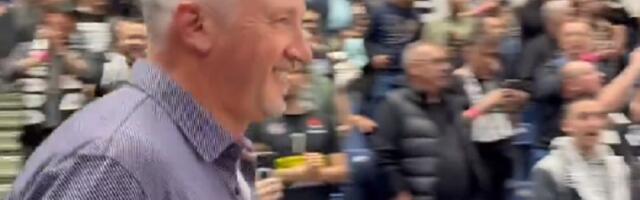 Kukoč gleda Partizan, od Grobara dobio aplauze (VIDEO)