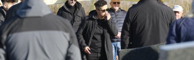 Sahranjen otac Marije Šerifović: Pevačica ovo poljubila, pa bacila u grob