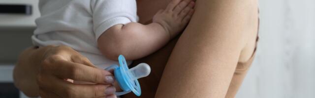 Majka stavila zdravo dete na spavanje u 19 časova, a već u 21 nastao je HOROR: "Sav je pomodreo!"