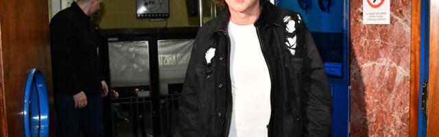 PALO RUKOVANJE! Oni su NOVI RADNICI Pinka: Željko Mitrović podelio otkaze, pa potpisao ugovore i ovekovečio trenutke (FOTO)