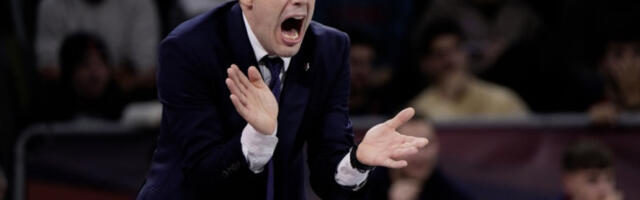 Поета: Mорамо да будемо константни у одбрани