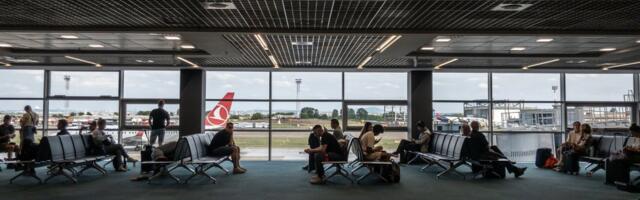 Ljudi unajmljuju privatne avione za evakuaciju: Evo ko je na svoju ruku organizovao čarter let