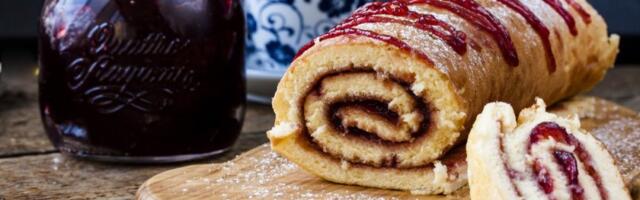 Kolač gotov za 15 minuta: Starinski rolat sa džemom po receptu naših baka