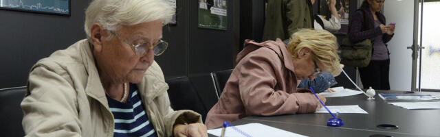 Mnogi ne mogu do banke po penziju uprkos novim pravilima: Postoje li izuzeci i kome je poštar donosi na ruke?