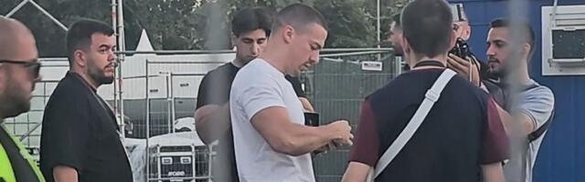 Baka Prase snimao novi sadržaj pred nastup na festivalu MW: Pokazao skupoceni komad iz ukrasne kutije