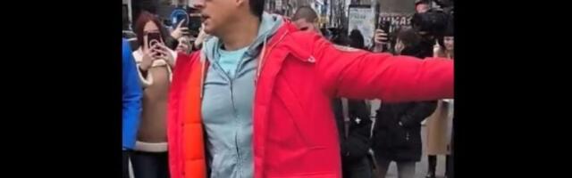 "Baba na porođaj ide": "Provokator" Kesić na blokadi (VIDEO)