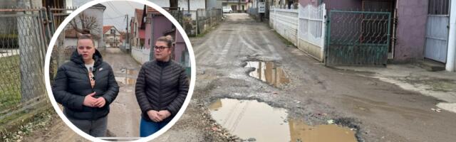 Meštanke Bobišta poručile gradonačelniku da ne računa na njihove glasove ako im ne sredi ulicu (video)