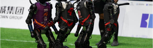 Humanoidni roboti očarali navijače u Pekingu potpuno autonomnom fudbalskom utakmicom