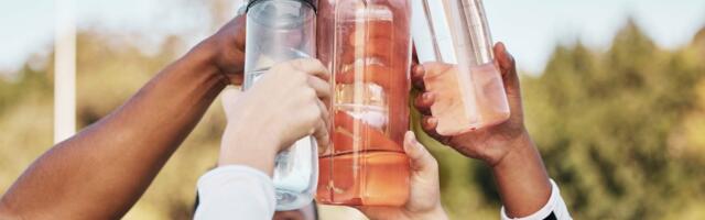 Da li mora da se pere flašica za vodu? Naučnici dali jasan odgovor