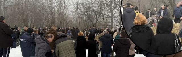 Sahranjen Stefan Ivanović: Roditelji heroja nemo ispratili sina na večni počinak