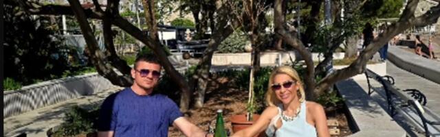 "ŠESTI MESEC"! Jovana i Tigar se oglasili lepim povodom iz Crne Gore, doneli im NAJSKUPLJE OBROKE - ČESTITKE PRŠTE IZ SATA U SAT! (FOTO)