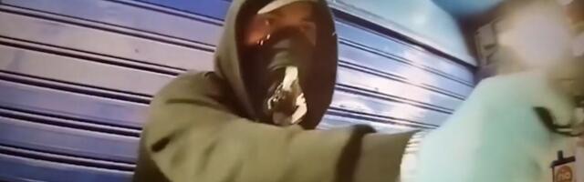 Razbojnici uleteli u trafiku, pretili radnici, pa im se RASPAO PIŠTOLJ! Neverovatan snimak iz Rakovice