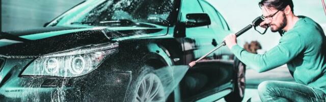 Suludi trend na autoperionicama: Pogledajte kako vozači uništavaju vozila, ovaj potez skupo košta