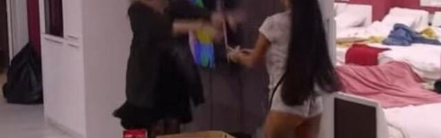 ŽESTOK OKRŠAJ MAJE MARINKOVIĆ I JELENE GOLUBOVIĆ! Zadrugarke se BRUTALNO izvređale, kad joj je spomenula NJEGA, Marinkovićki pao MRAK NA OČI!