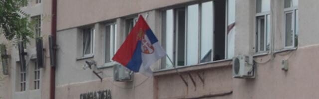 Učenici gimnazije „Svetozar Marković“ prekinuli blokadu, protesti van škole
