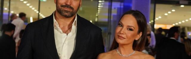 Jelena Tomašević i Ivan Bosiljčić imaju VELIKI RAZLOG ZA SLAVLJE: Pevačica se oglasila - sija od sreće (FOTO)