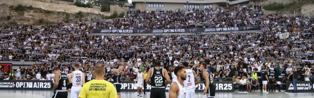 PARTIZAN SLAVIO NA TAŠU: Crno-beli razbili braću u spektaklu na otvorenom! (FOTO)