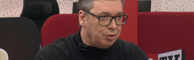 UŽIVO Predsednik Vučić: “Neistine i potpuno besmislene stvari uvek izlaze u teškom trenutku za Srbiju”