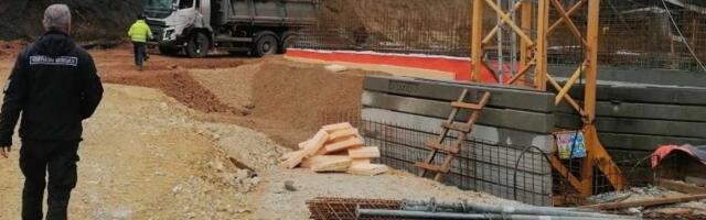 Investitoru uručeno rešenje, započeta hitna sanacija terena nakon urušavanja saobraćajnice u Kragujevcu