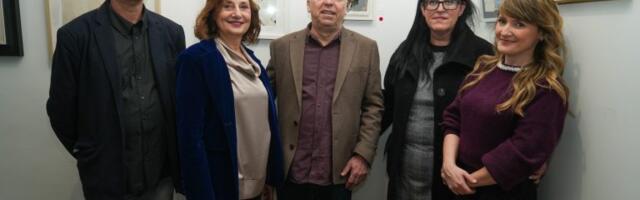 Umetnost na dar: Humanitarni matine u galeriji „sanjaj” za pomoć „anđelima severa”