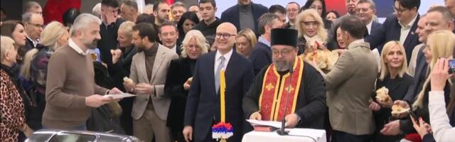 Velika svečanost u centrali SNS: Proslava Badnjeg dana i važna poruka Miloša Vučevića