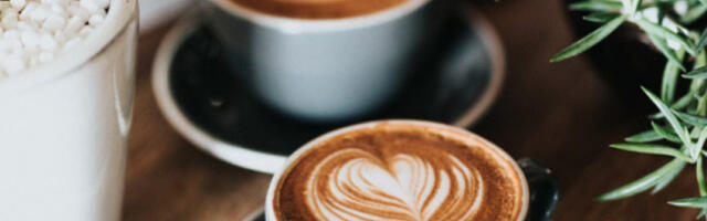 Испијање кафе и чаја са кофеином помаже у смањењу ризика од деменције