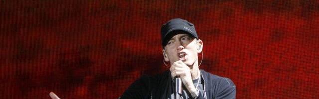 EMINEM SE PESMOM OPROSTIO OD POKOJNE MAJKE: Tužio je za ZLOSTAVLJANJE, pa repovao o njihovom odnosu!