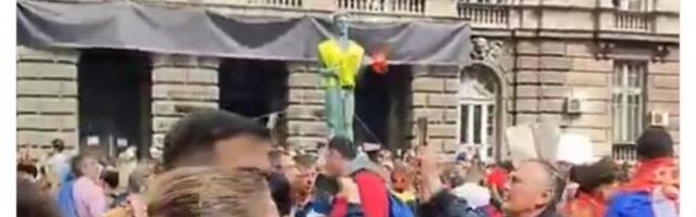 "DAN ZA UBITI VUČIĆA" Ponoševa poslanica skandaloznom aluzijom na mrežama priziva najcrnji scenario