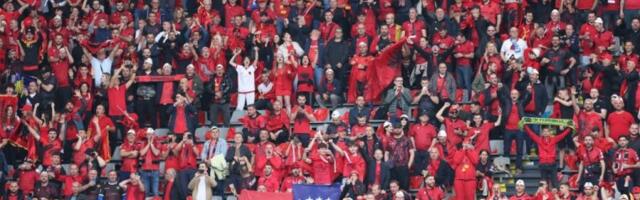 NOVA SRAMNA PROVOKACIJA! Albanski navijači zapalili srpsku zastavu