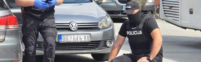 Narod ismijava Pazarsku policiju – Mladić iz “filmskog hapšenja” nije nosio drogu već kreatin!