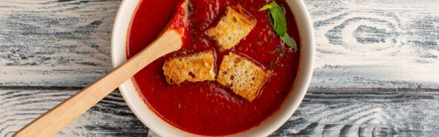 Pappa al Pomodoro: Čuveno italijansko jelo “za siromašne” koje je postalo delikates, aromatično i zasitno (RECEPT)