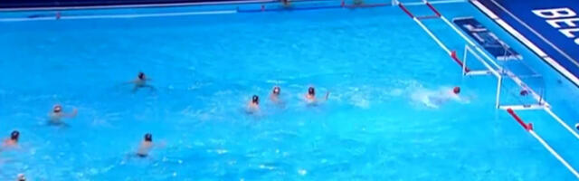 Bum! Ovo je potez Evropskog prvenstva: Golman Crne Gore zabezeknuo golom (VIDEO)