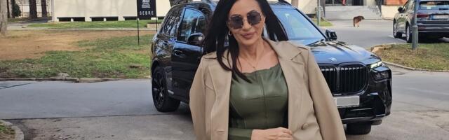 Ceca stigla na snimanje "Zvezda Granda" GRMI U MINIĆU: Pokazala vitke noge, svima pale vilice (FOTO)